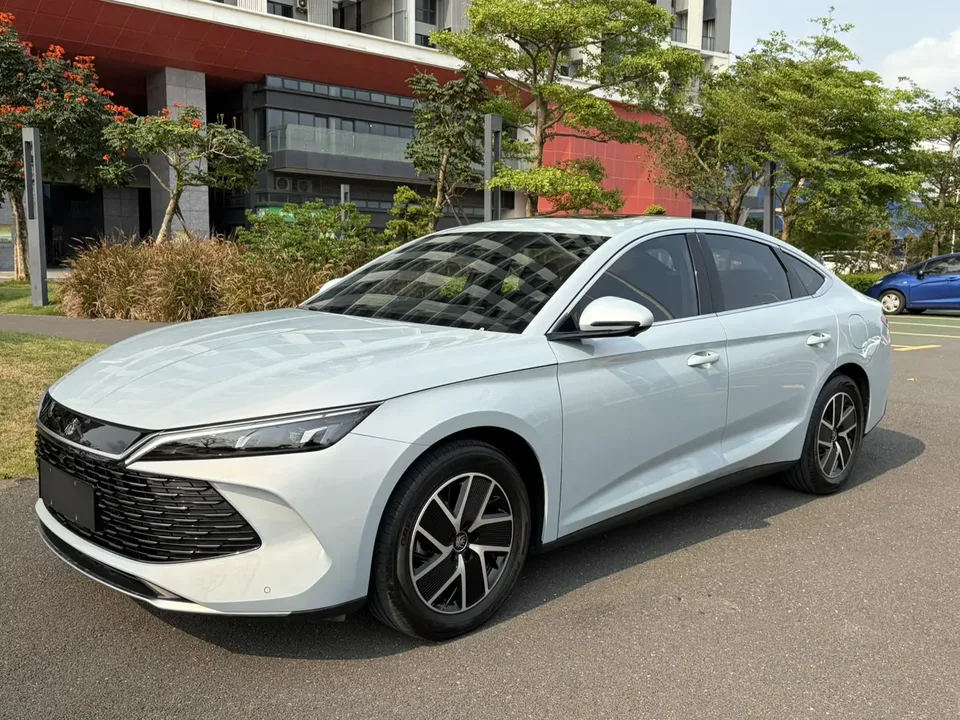 BYD Qin L DM 2025