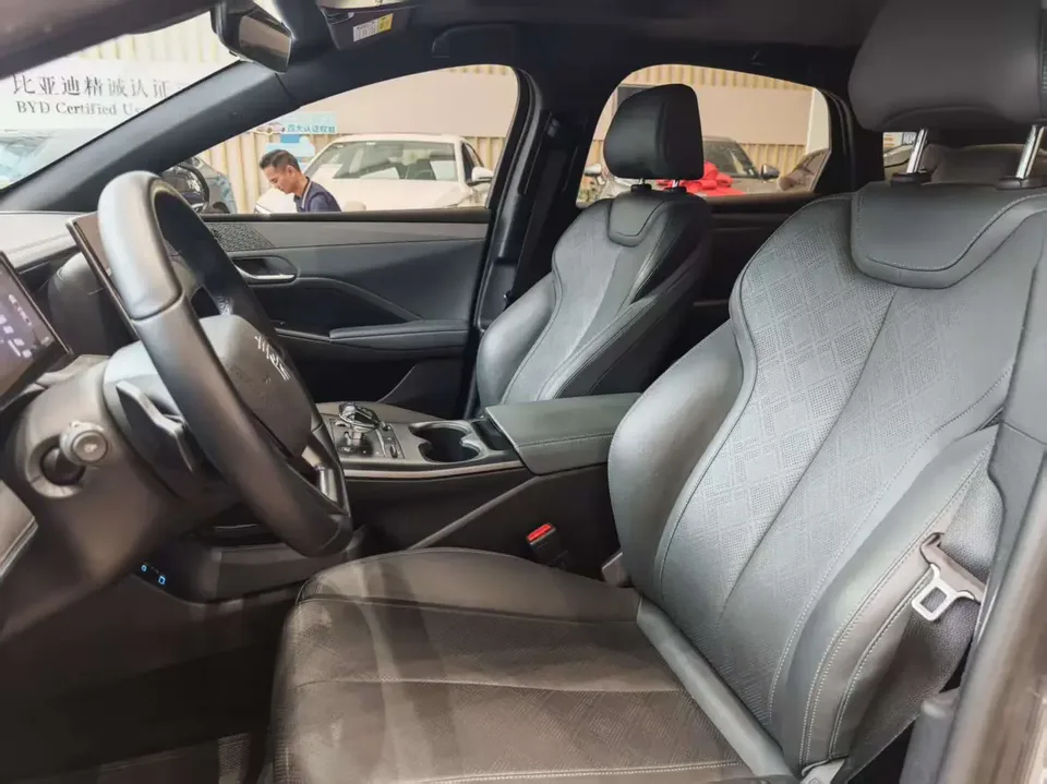BYD Qin PLUS EV Intelligent Driving Edition 510KM Leading Edition 2025 — миниатюра 4