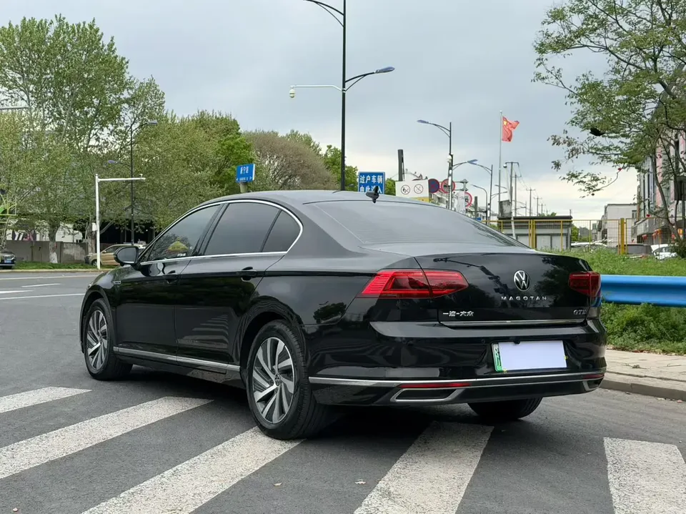 Volkswagen Magotan PHEV Magotan GTE 2022 luxury model 2022 — миниатюра 4