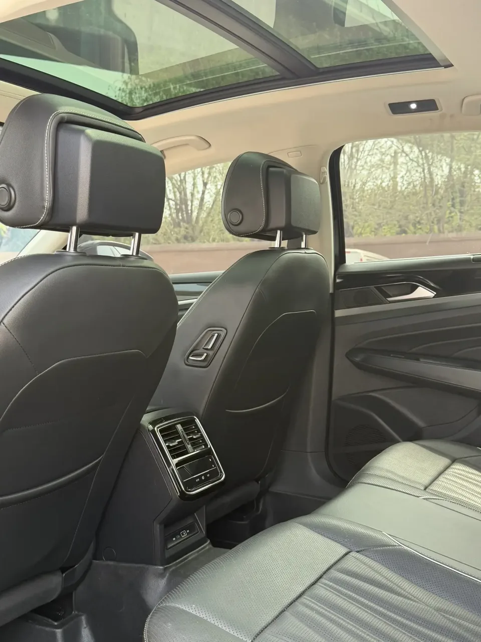 Volkswagen Passat Passat 2022 330TSI Deluxe Edition 2022 — миниатюра 3