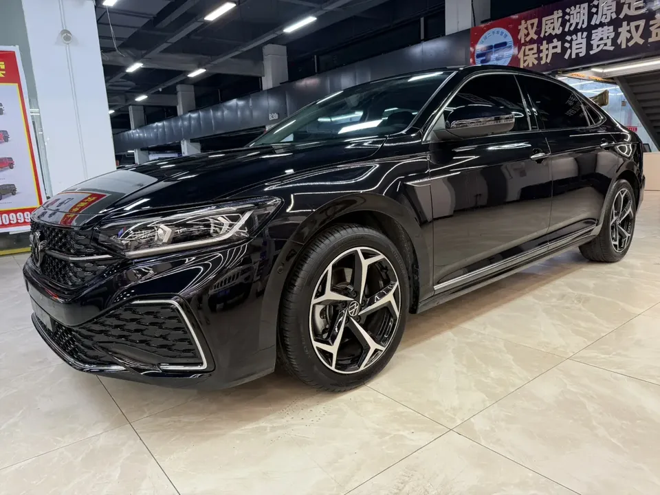 Volkswagen Passat 2024