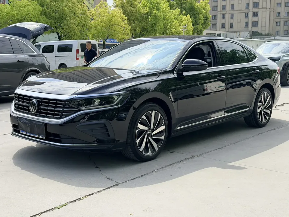 Volkswagen Passat 2024