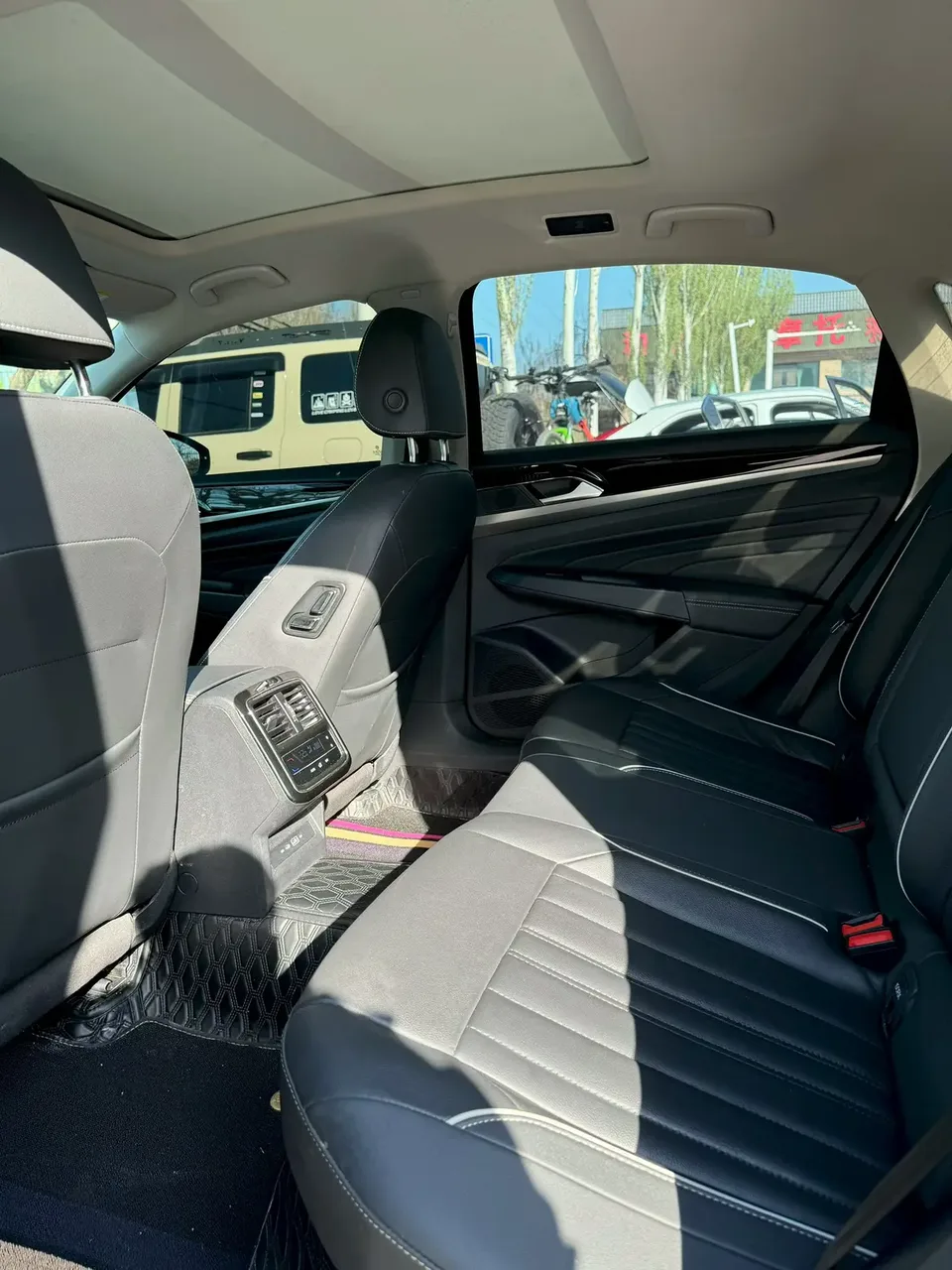Volkswagen Passat facelift 330TSI Star Elite Edition 2023 — миниатюра 4