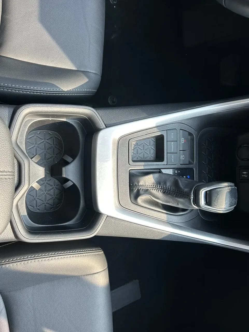 Toyota Willanda Weilanda 2022 2.0L two-wheel drive luxury version 2022 — миниатюра 4