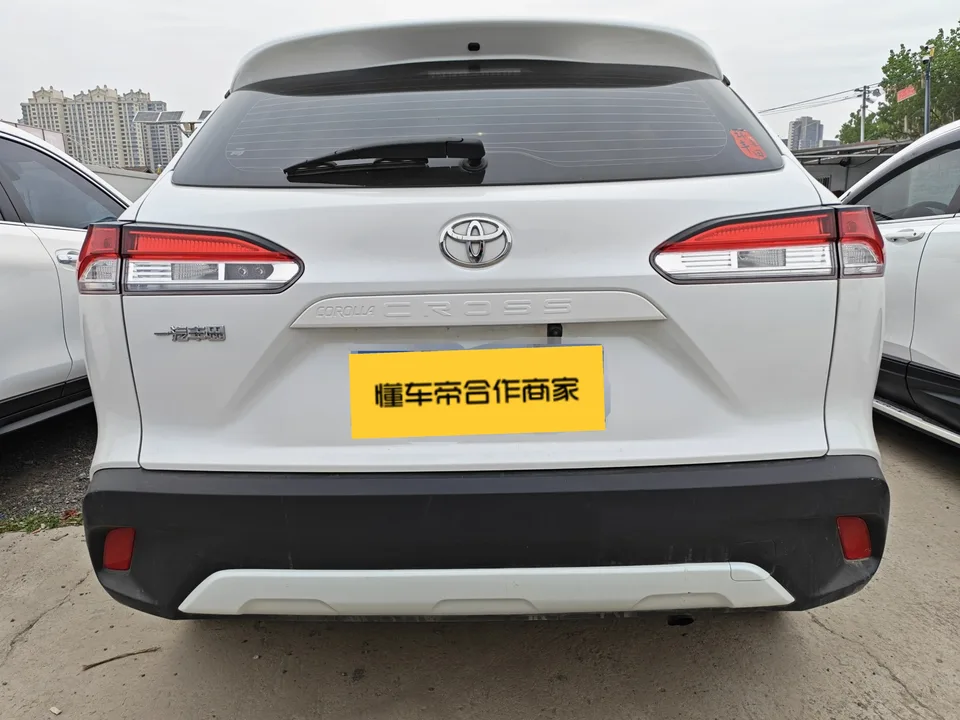 Toyota CorollaCross 2.0L Exclusive Edition 2023 — миниатюра 2