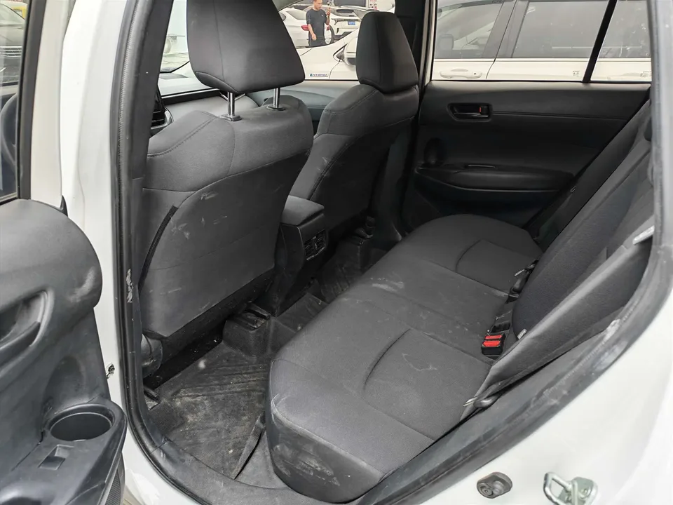 Toyota CorollaCross 2.0L Exclusive Edition 2023 — миниатюра 3