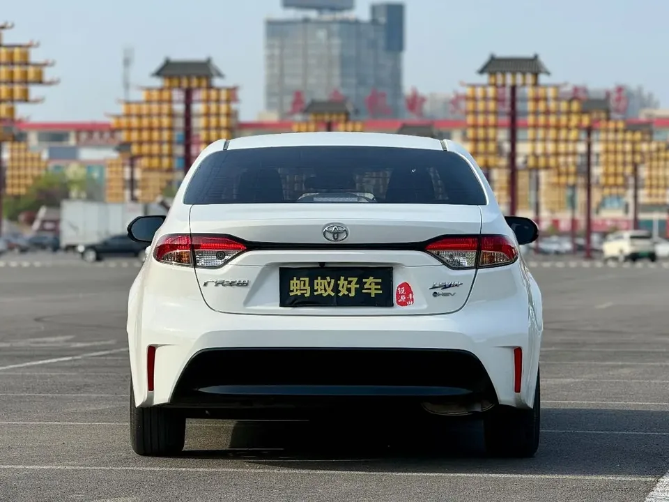 Toyota Levin Levin Hybrid 1.8L Luxury Edition 2025 — миниатюра 5