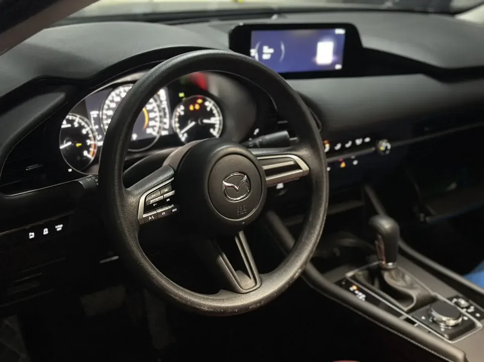 Mazda Axela 2.0L Automatic Quality Edition 2024 — миниатюра 3