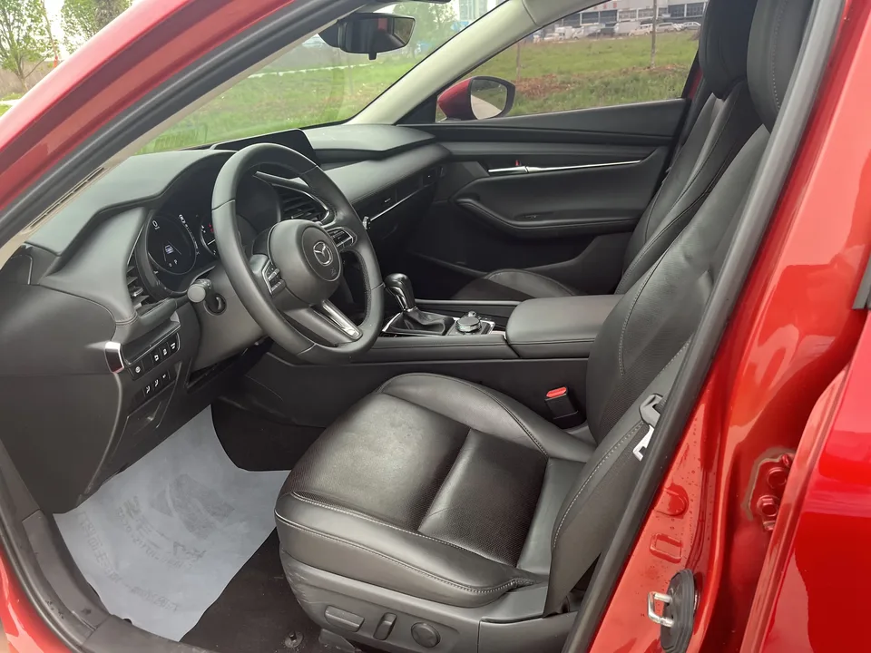 Mazda Axela 2.0L automatic quality version 2024 — миниатюра 3