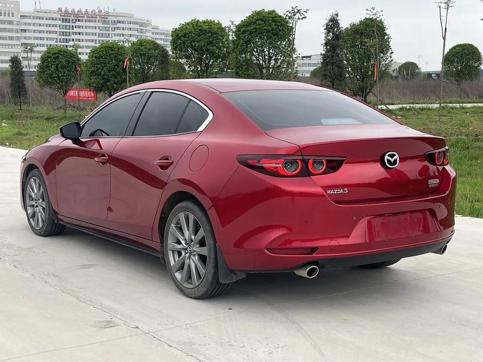 Mazda Axela 2.0L automatic quality version 2024 — миниатюра 4