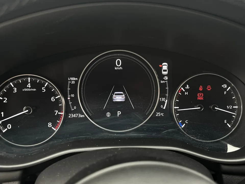 Mazda Axela 2.0L automatic quality version 2024 — миниатюра 5