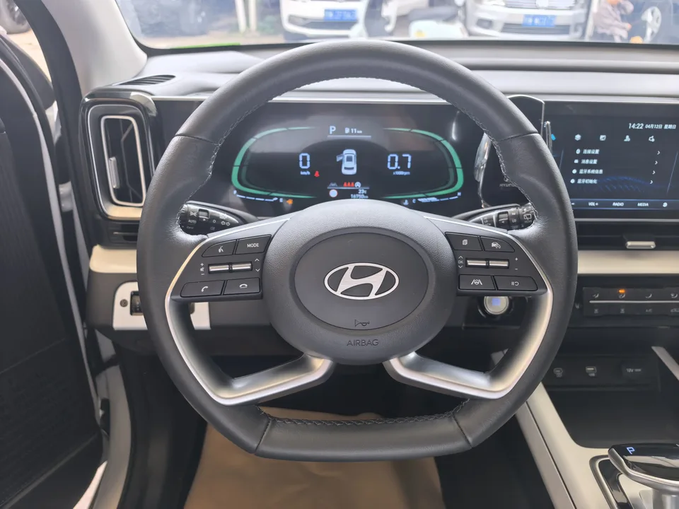 Hyundai ix35 Musa 2.0L Deluxe Edition DLX 2024 — миниатюра 3