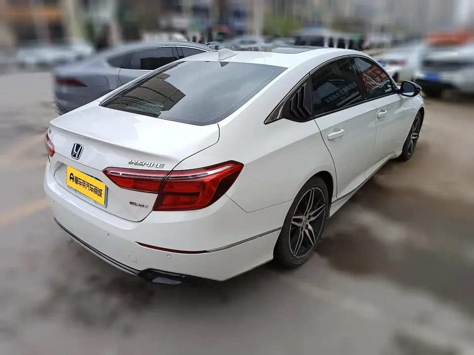Honda Inspire 2022 Insignia Hybrid 2.0L Pure Edition 2023 — миниатюра 4