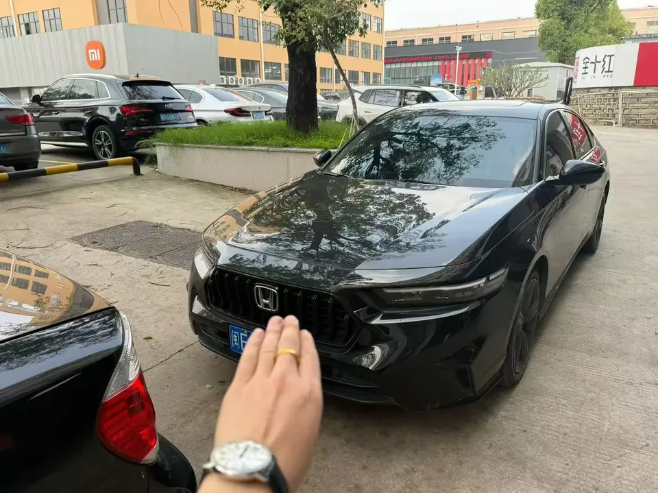 Honda Inspire Insignia 260TURBO Elegant Edition 2023 — миниатюра 2
