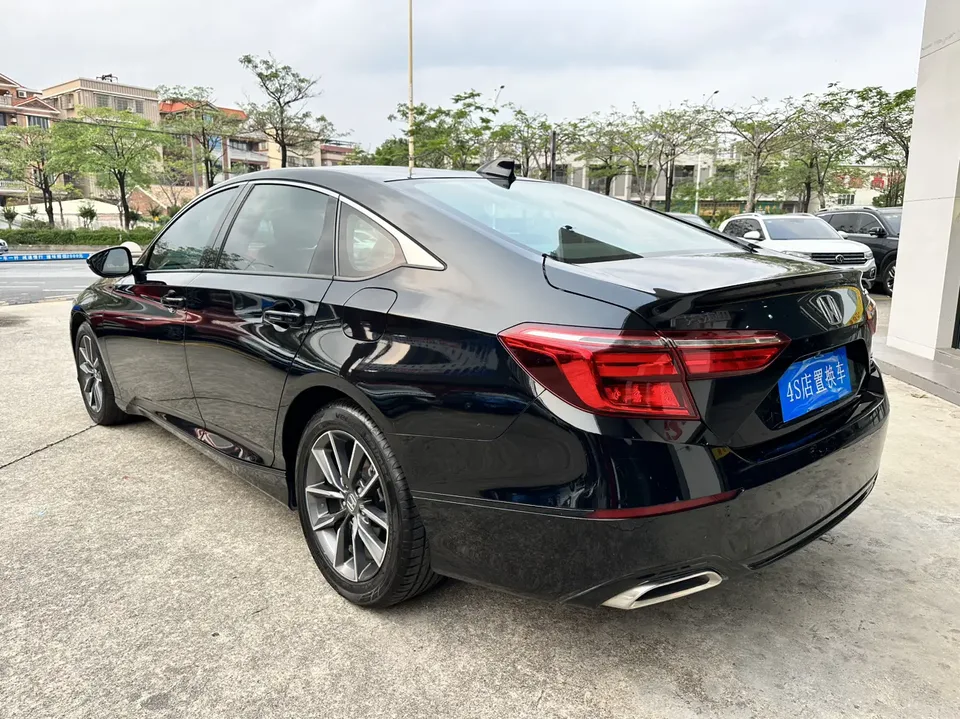 Honda Inspire 2022 Insignia 260TURBO Elegant Edition 2022 — миниатюра 2