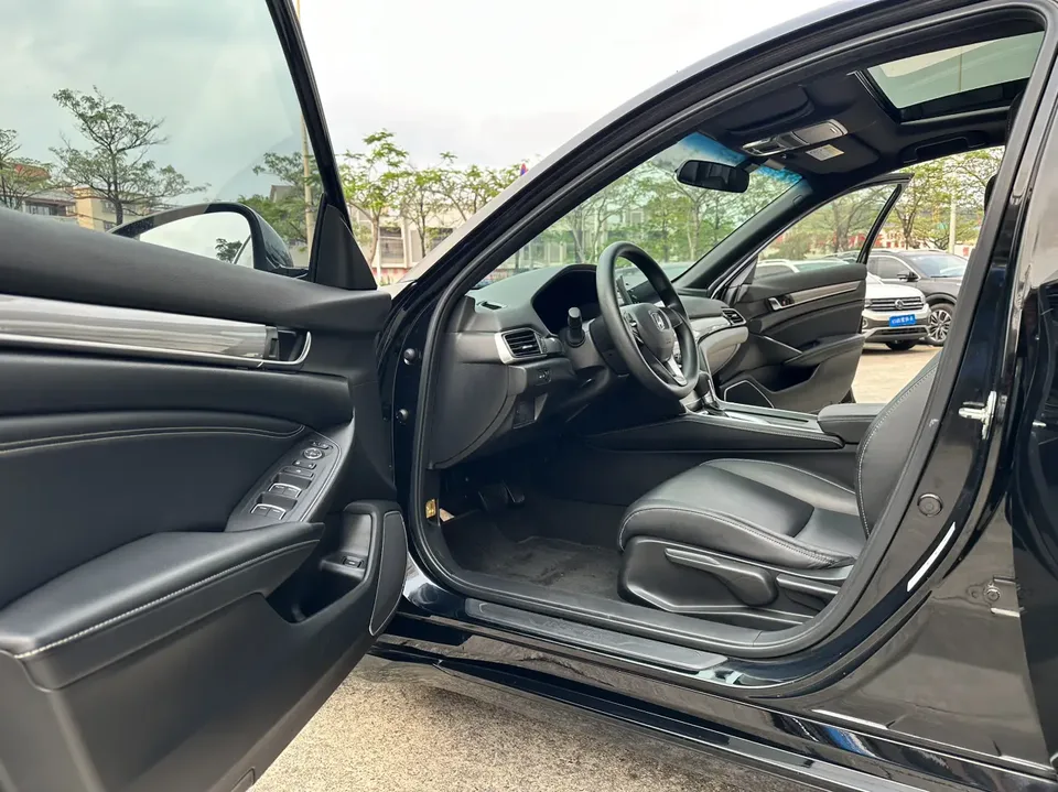 Honda Inspire 2022 Insignia 260TURBO Elegant Edition 2022 — миниатюра 5