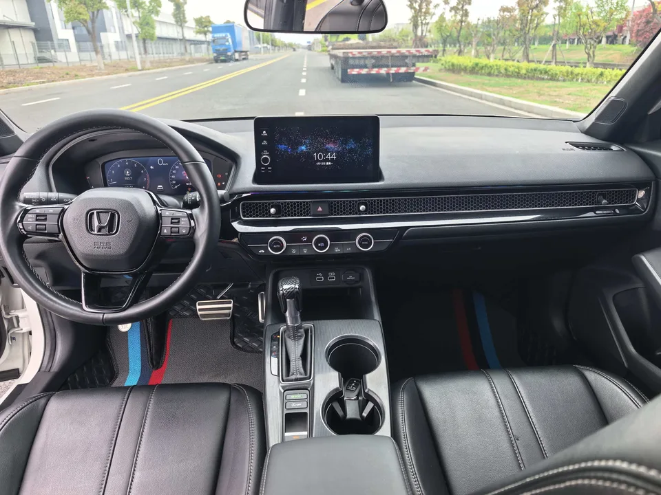 Honda CIVIC Civic 240TURBO CVT Dynamic C-position Customer Special Edition 2023 — миниатюра 3