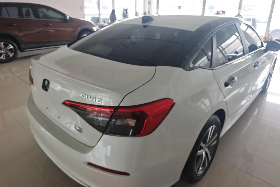 Honda CIVIC Civic 240TURBO CVT Power Edition 2023 — миниатюра 3