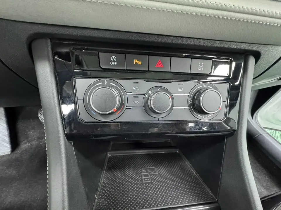 Jetta VS7 280TSI automatic aggressive version 2023 — миниатюра 4