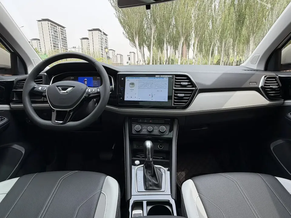 Jetta VS7 280TSI Automatic Thousand Miles of Rivers and Mountains Glory Edition 2025 — миниатюра 2