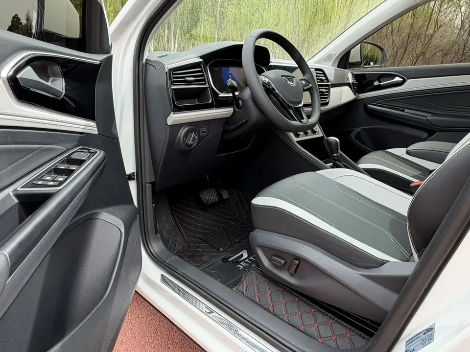 Jetta VS7 280TSI Automatic Thousand Miles of Rivers and Mountains Glory Edition 2025 — миниатюра 3