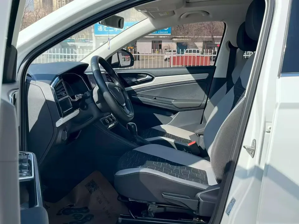 Jetta VS7 280TSI automatic aggressive version 2023 — миниатюра 5
