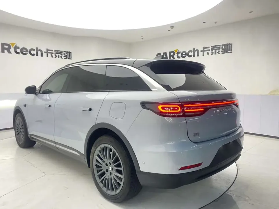 Leapmotor Zero running C11 Extended Range 300 Premium Edition 2025 — миниатюра 2