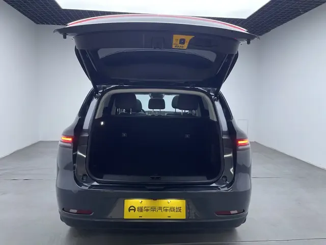 Leapmotor Zero running C10 Extended Range 210 Intelligent Edition 2024 — миниатюра 4