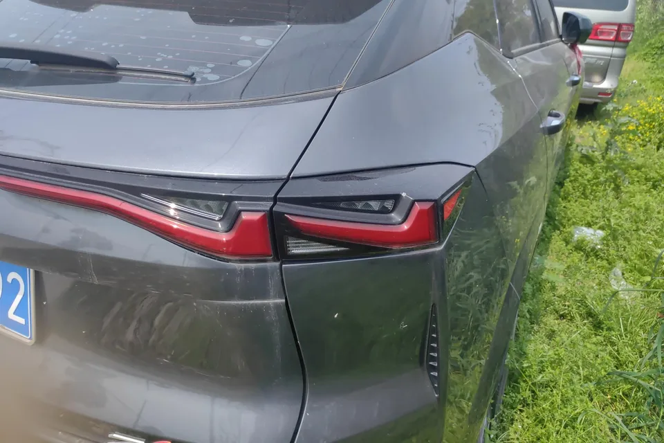 Oshan Changan Auchan Z6 Blue Whale 1.5T DCT smart model 2024 — миниатюра 2