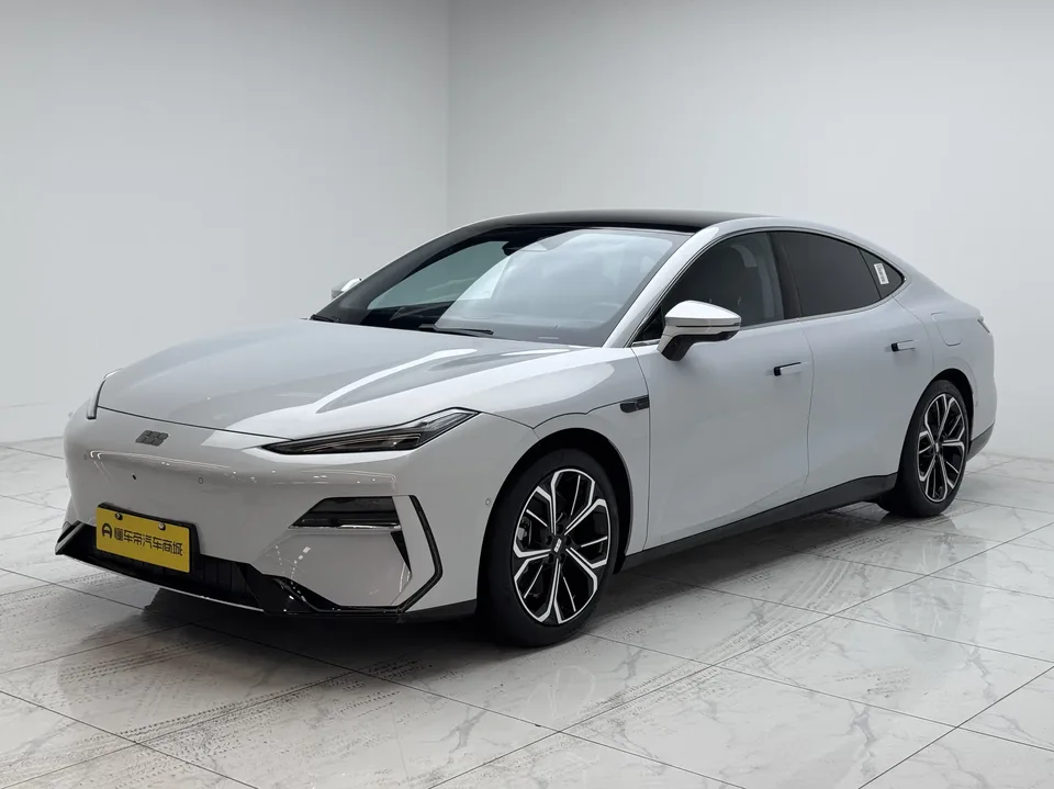 Geely Galaxy E8 2025