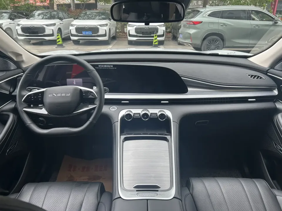 Exeed TXL Xingtu Lingyun 2024 Lingyun 300T 2WD Xingyao Edition 2024 — миниатюра 3