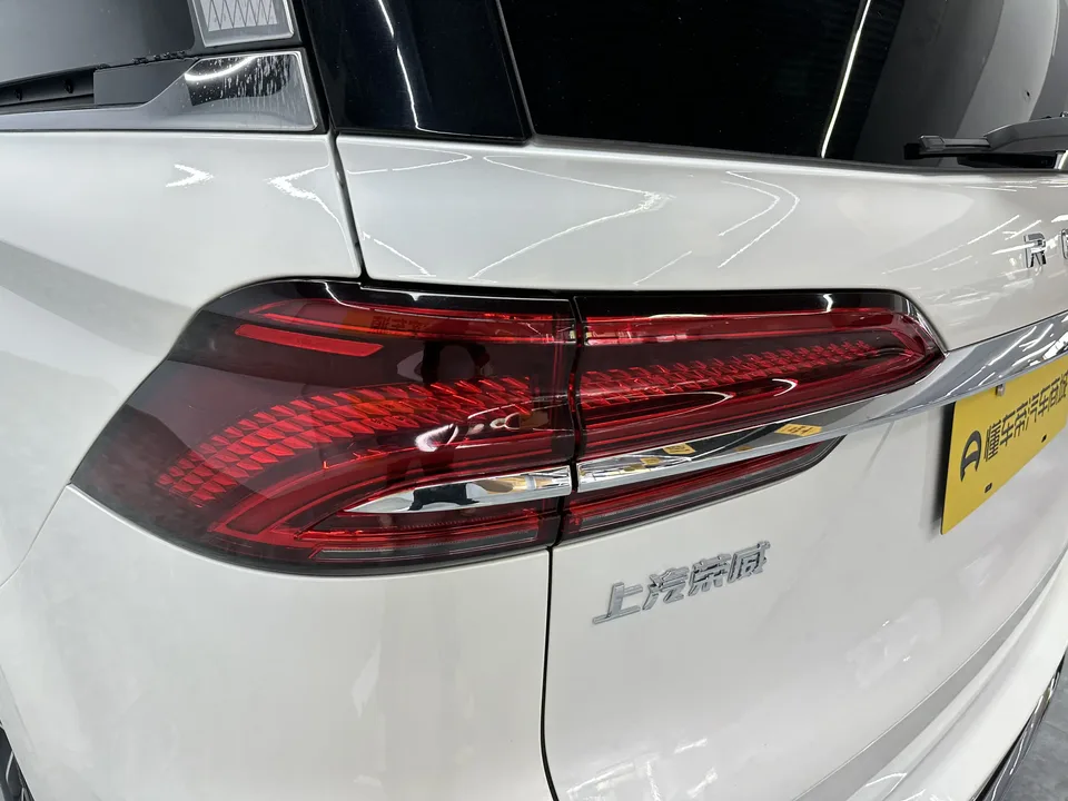 Roewe iMAX8 400TGI Comfort Edition 2024 — миниатюра 4