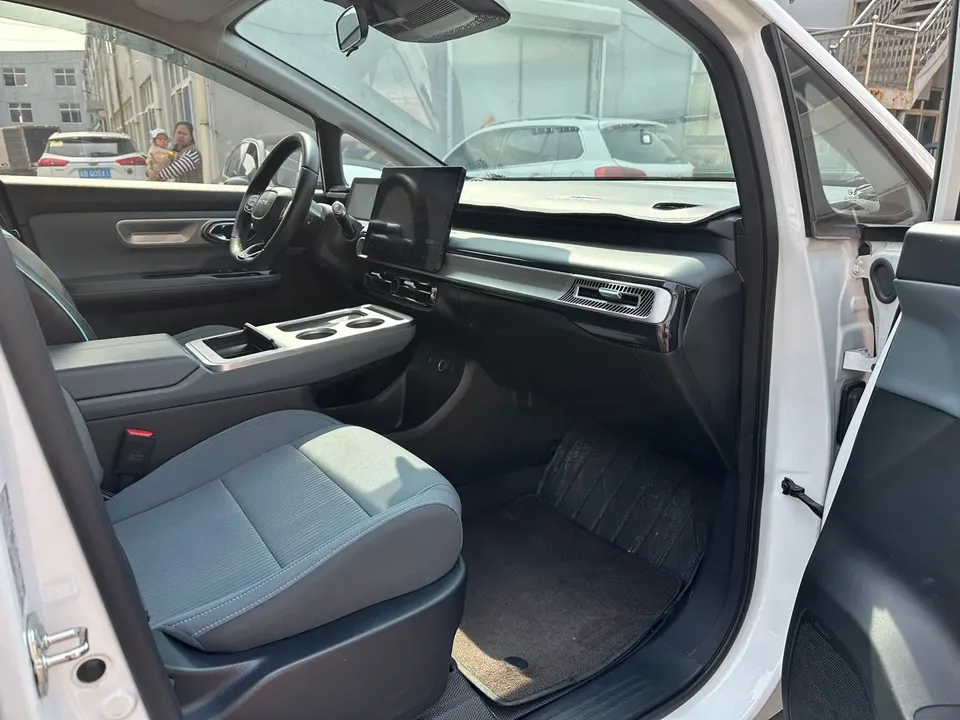 AION Y Plus 610 Enjoy Edition ternary lithium 2023 — миниатюра 4