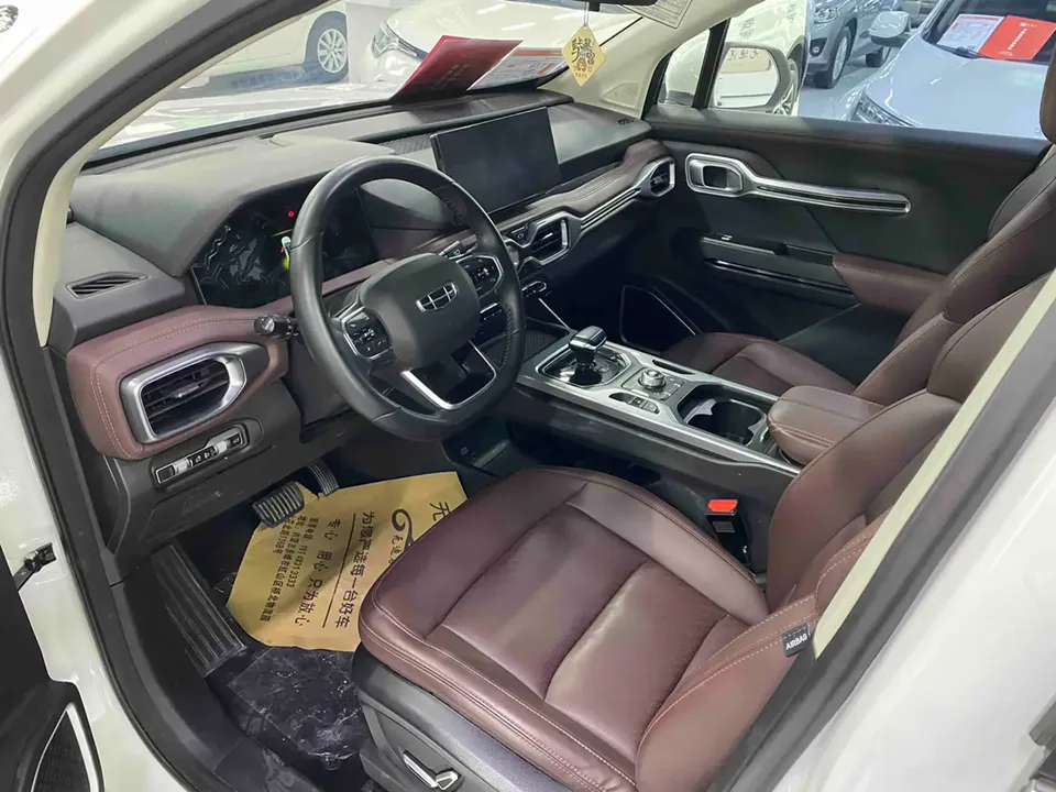 Geely Okavango 1.8TD DCT black gold limited edition 2023 — миниатюра 3