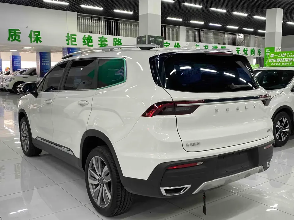 Geely Okavango 1.8TD DCT black gold limited edition 2023 — миниатюра 4