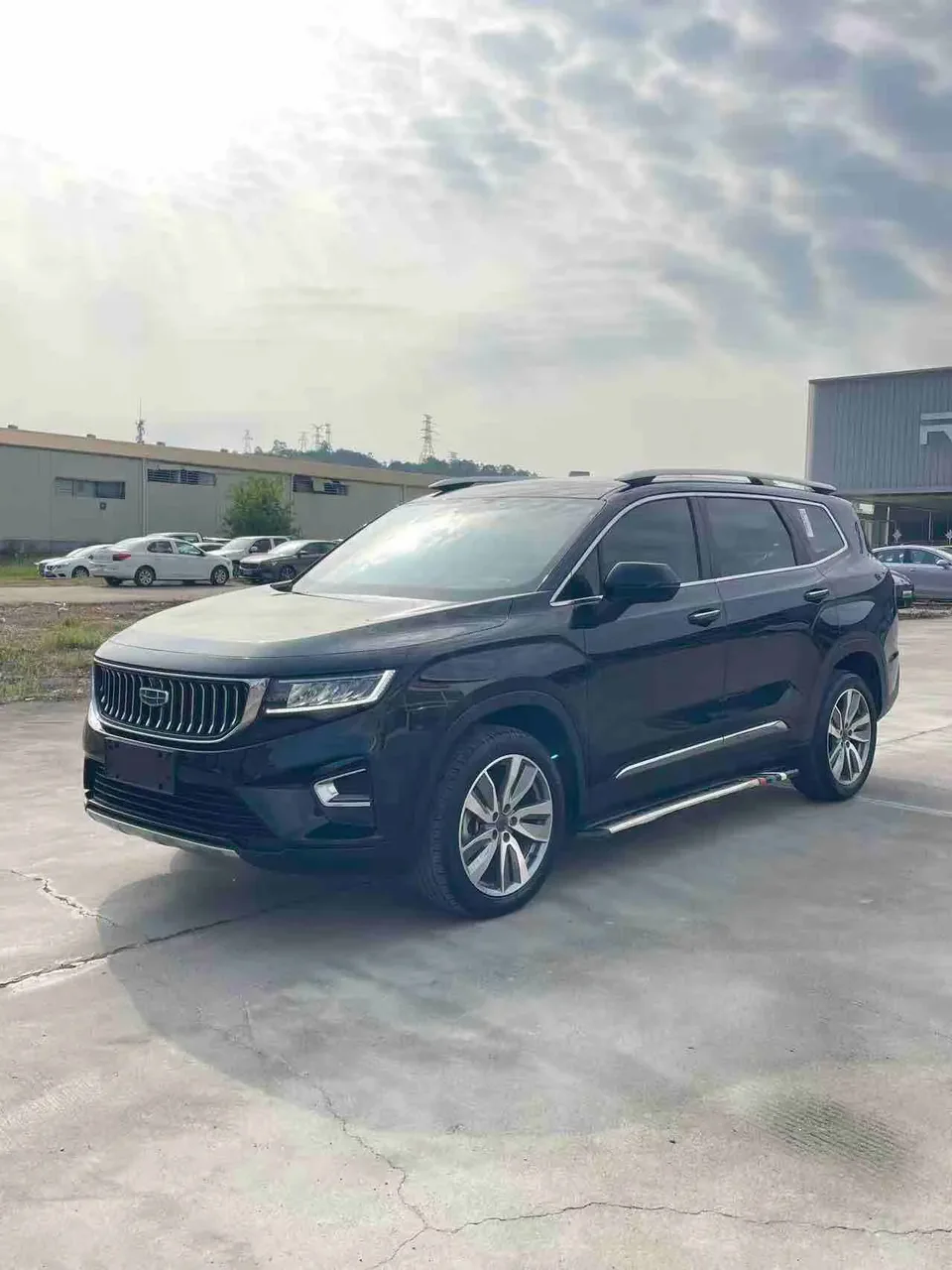 Geely Okavango 2022