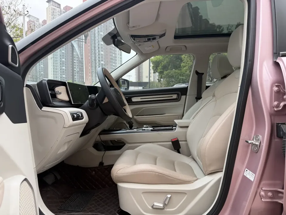 Geely ICON Geely ICON 2023 1.5TD Chocolate Edition 2024 — миниатюра 5