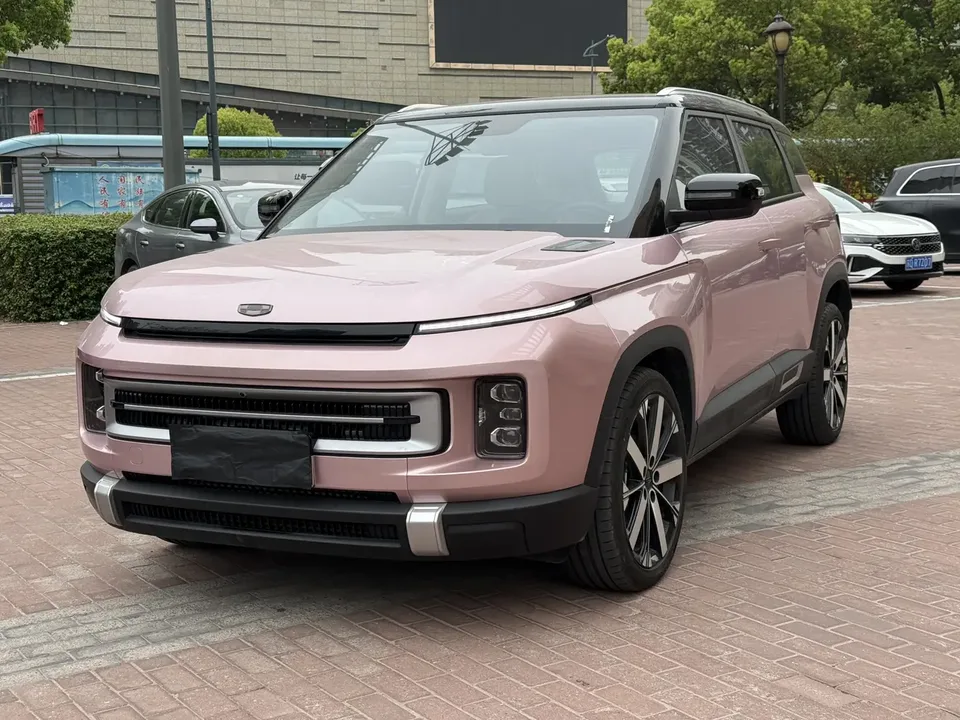 Geely ICON 2024
