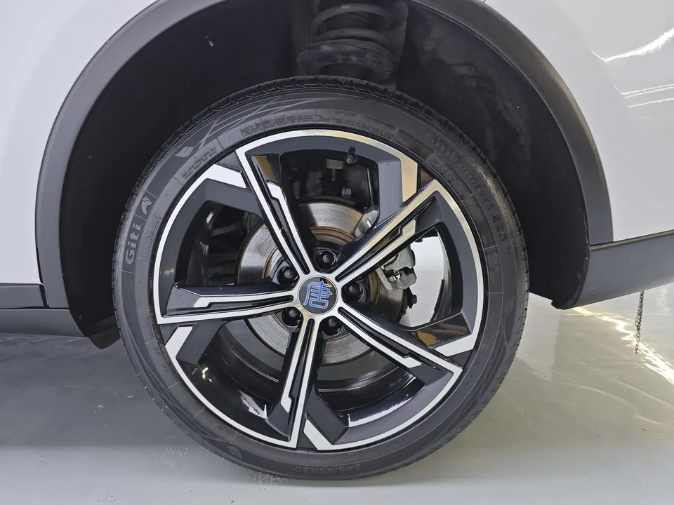 BYD Tang DM DM-i 1.5T 112KM Premium Edition 2022 — миниатюра 5