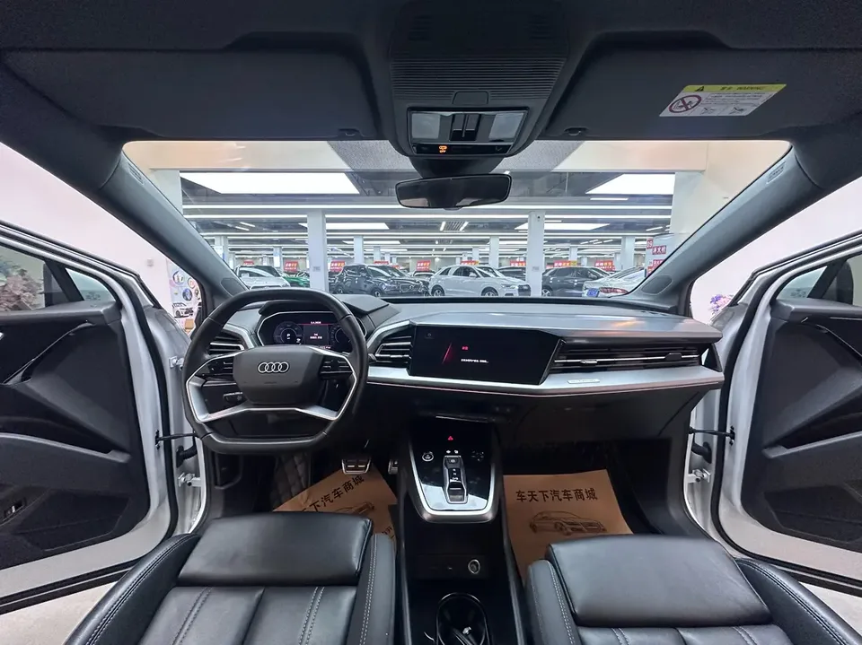 Audi Q4 e-tron 40 e-tron Creative Edition 2023 — миниатюра 3