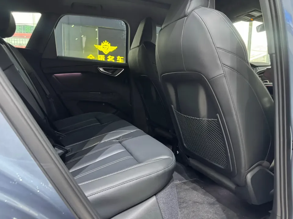 Audi Q4 e-tron Audi Q4 e-tron 2024 40 e-tron Creative Edition 2025 — миниатюра 5