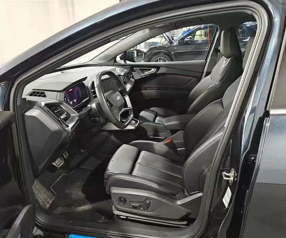 Audi Q4 e-tron Audi Q4 e-tron 2024 40 e-tron Creative Edition 2024 — миниатюра 4