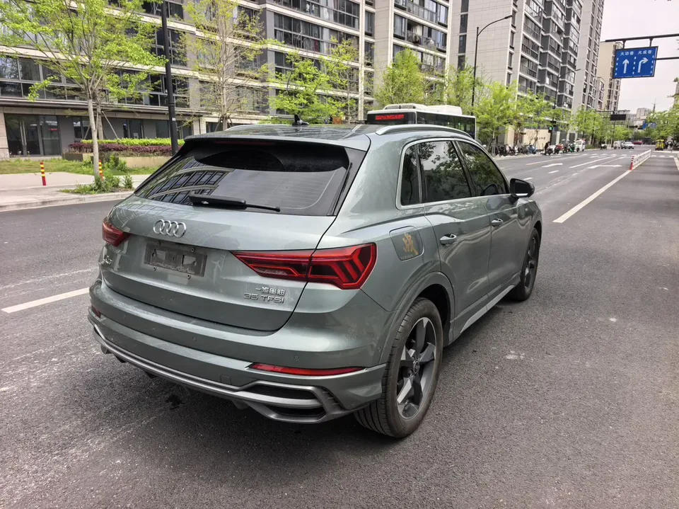 Audi Q3 Audi Q3 2022 35 TFSI Fashionable and Dynamic 2022 — миниатюра 4