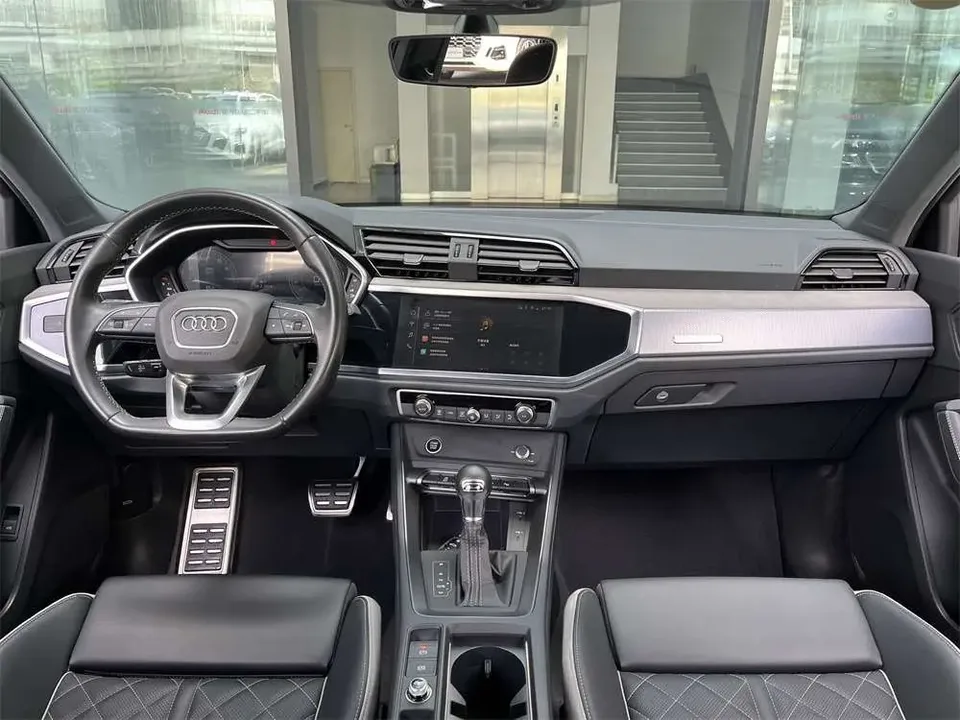Audi Q3 Audi Q3 2024 35 TFSI Fashionable and Elegant 2024 — миниатюра 5