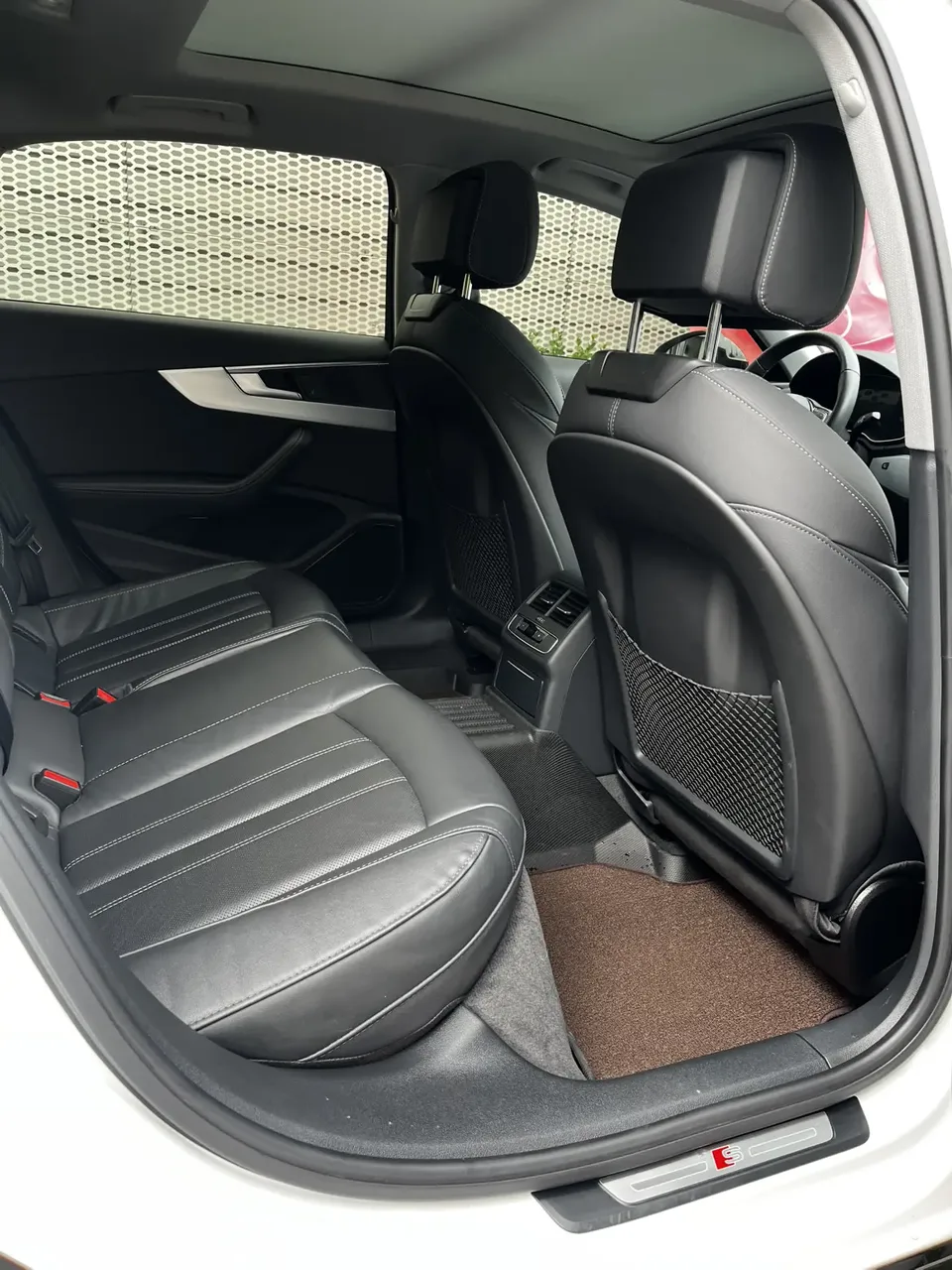 Audi a4 l Audi A4L 2022 40 TFSI luxury and dynamic model 2022 — миниатюра 4