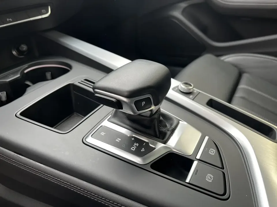 Audi a4 l Audi A4L 2022 40 TFSI luxury and dynamic model 2022 — миниатюра 5