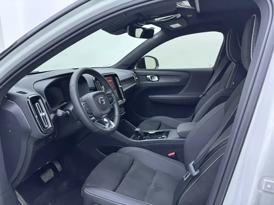 Volvo XC40 EV Volvo XC40 EV 2023 Long Range Edition 2023 — миниатюра 4