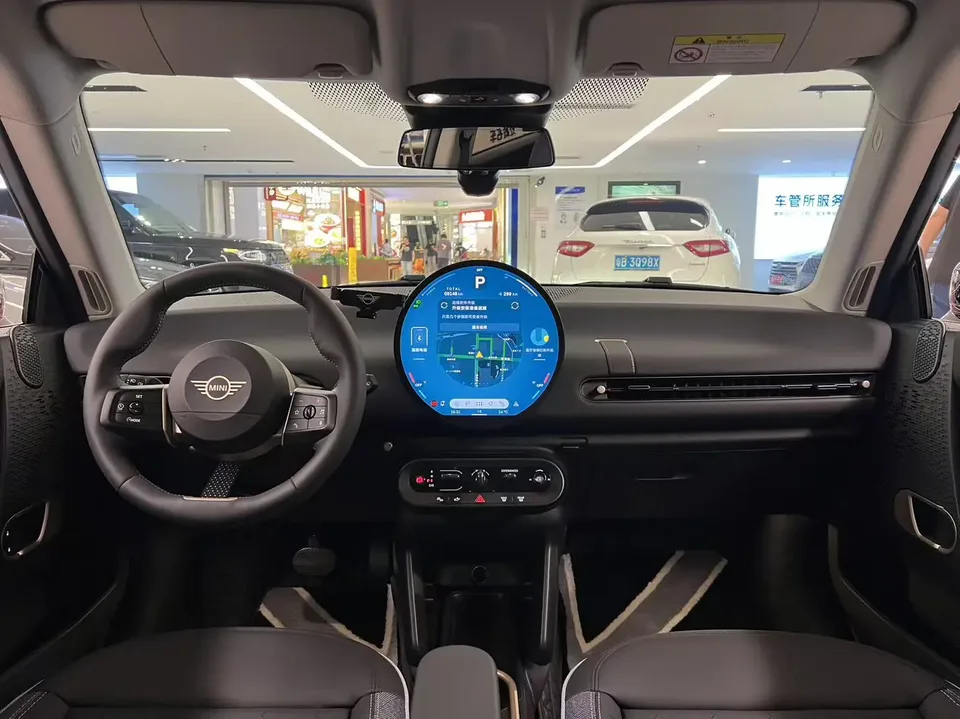 MINI electric COOPER COOPER E Classic 2025 — миниатюра 4