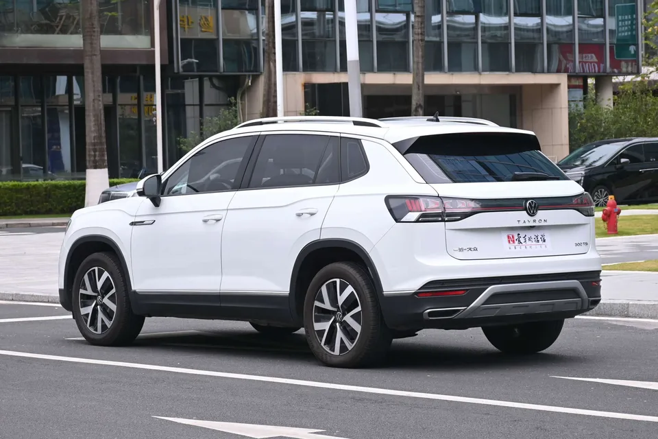 Volkswagen Tayron 300TSI 2WD Luxury Plus Advanced Edition 2023 — миниатюра 2