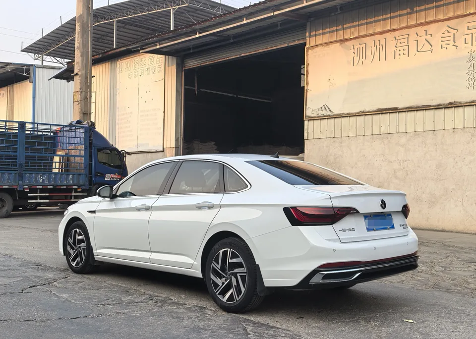 Volkswagen Sagitar 2023 Sagitar 300TSI DSG Beyond Edition 2023 — миниатюра 4